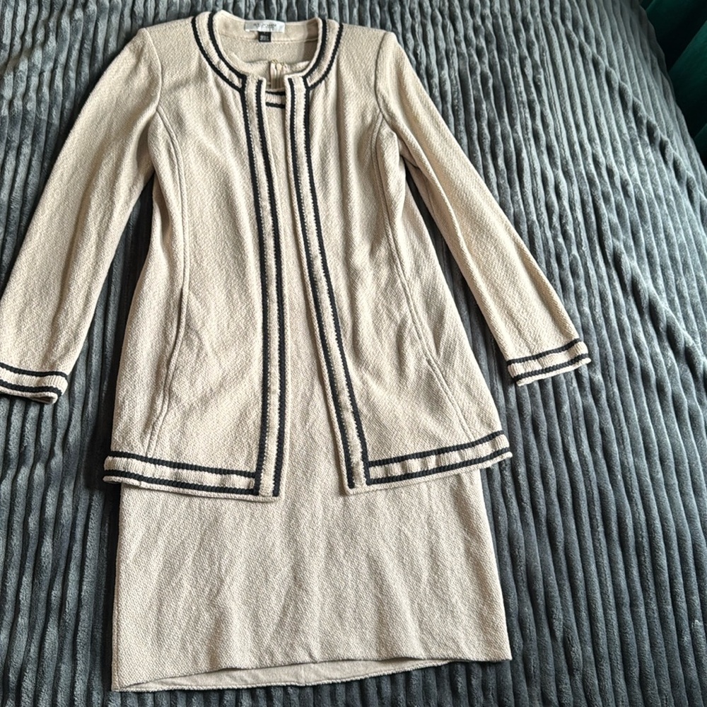 St. John Collection Spectator Dress & Duster in Alabaster & Dark Navy. Size 6.